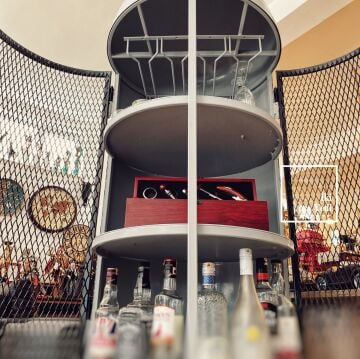 Doyers Roket Tasarım Metal Şaraplık Bar Dolabı Kadeh Askılı, Raflı, Endüstriyel Tarz İçki Dolabı Mobilya Dekorasyon