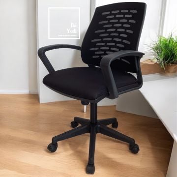 Mango Ofis Mobilya Takımı Modern Ofis Masa Seti Ergonomik Fileli Sandalyeler ile Şık Büro ve Çalışma Odası Dekorasyonu