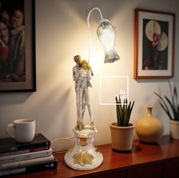 Billyann Beyaz & Gold 83 cm Yüksekliğe Sahip Romantik Çift Figürlü Masa Lambası Dekoratif Abajur
