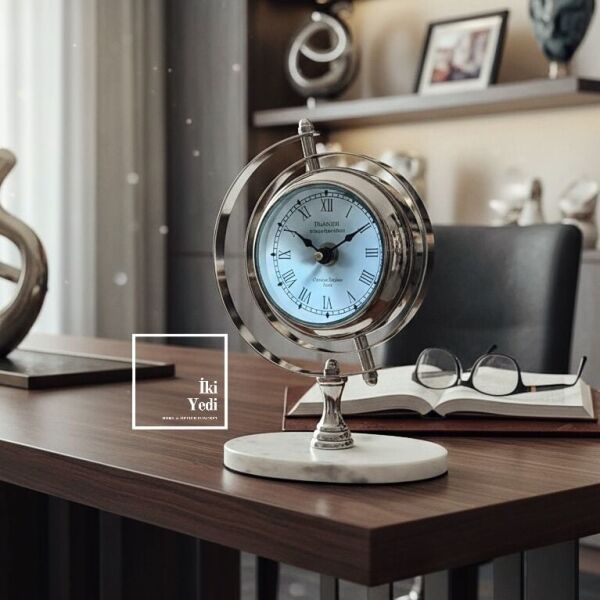 Rowan Cam Küreli Mermer Kaideli Krom Gri Gümüş Renk Lüks Masa Saati Konsol Üstü Ev Ofis Hediyesi