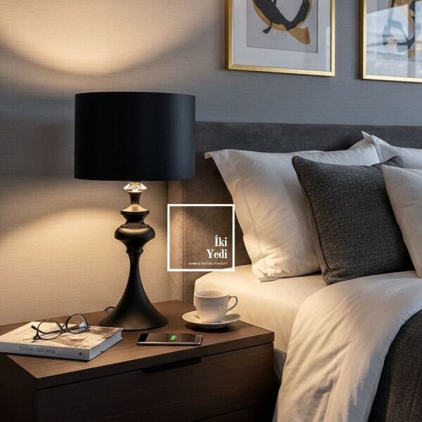 Oswald Siyah Modern Abajur Metal Gövdeli Şık Yatak Odası Salon Masa Lambası Dekoratif Aydınlatma
