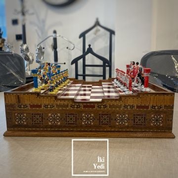 Thricius Arena Tasarım Çekmeceli Masif Ahşap Satranç Takımı El İşçiliği Ağaç Satranç Seti Lüks VIP
