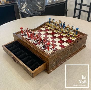 Thricius Arena Tasarım Çekmeceli Masif Ahşap Satranç Takımı El İşçiliği Ağaç Satranç Seti Lüks VIP