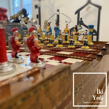 Thricius Arena Tasarım Çekmeceli Masif Ahşap Satranç Takımı El İşçiliği Ağaç Satranç Seti Lüks VIP