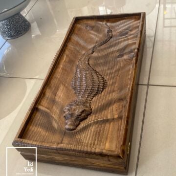 Su Dalgası Efektli Oymalı Timsahlı Masif Ahşap Tavla Takımı Ahşap Satranç ve Dama Çift Taraflı