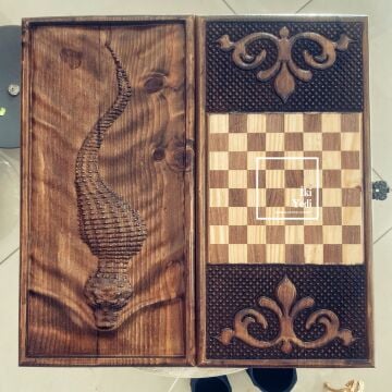 Su Dalgası Efektli Oymalı Timsahlı Masif Ahşap Tavla Takımı Ahşap Satranç ve Dama Çift Taraflı