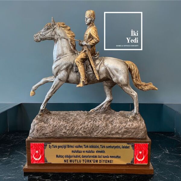 Atatürk Atlı Heykel Masaüstü Atatürk Biblosu Ne Mutlu Türk’üm Diyene Ofis Masa Dekoru Anlamlı Obje
