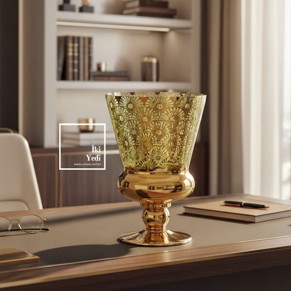 Quesnoy 772 Altın Detaylı Desenli Cam Vazo Modern Klasik Salon Dekoru Yeşil Masa Konsol Aksesuarı