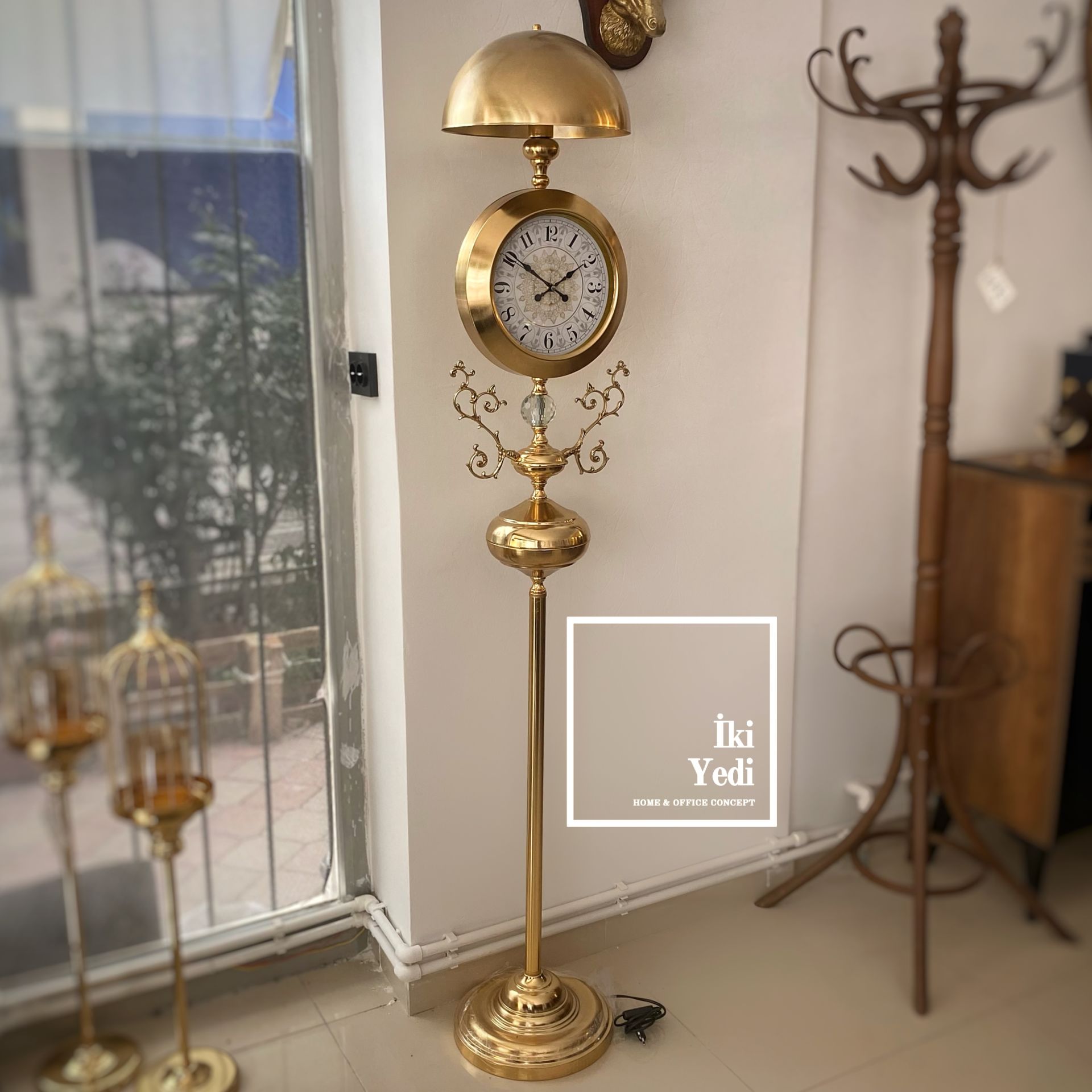 Liziero 180 cm Metal Lambader, Gold Ayaklı Saatli Lamba, Lüks İtalyan Tasarım Ev Ofis Aydınlatma