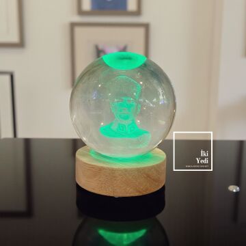 Atatürk Işıklı Kristal Cam Küre, LED Aydınlatmalı Masa Dekoru Ofis Ev Hediyesi Masa Üstü Aksesuar