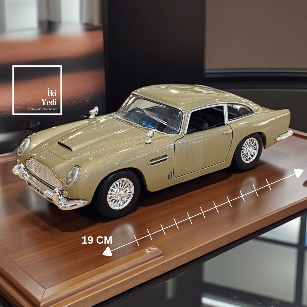 Krem Renk Aston Martin DB5 Tarzı Dekoratif Araba Maketi 19 cm Masa ve Ofis İçin Uygun Ofis Hediyesi