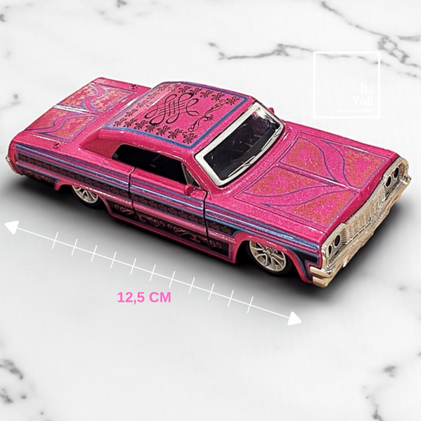 Lennix Metal Model Araba 12,5 cm Dekoratif Masaüstü Mini Araba Hediyelik Obje Aksesuar Pembe