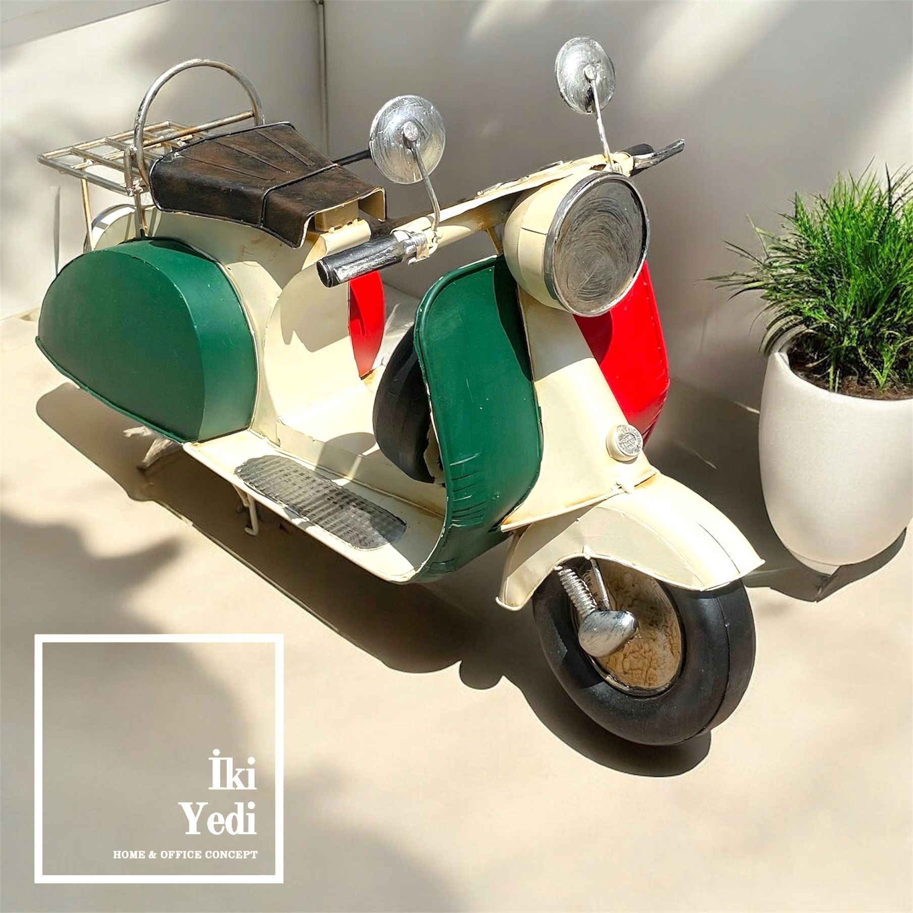 Galotti 62 Cm Büyük Scooter Dekoru Dev Metal Maket İtalyan Obje Giriş Lobi Bahçe Motor Mağazaları