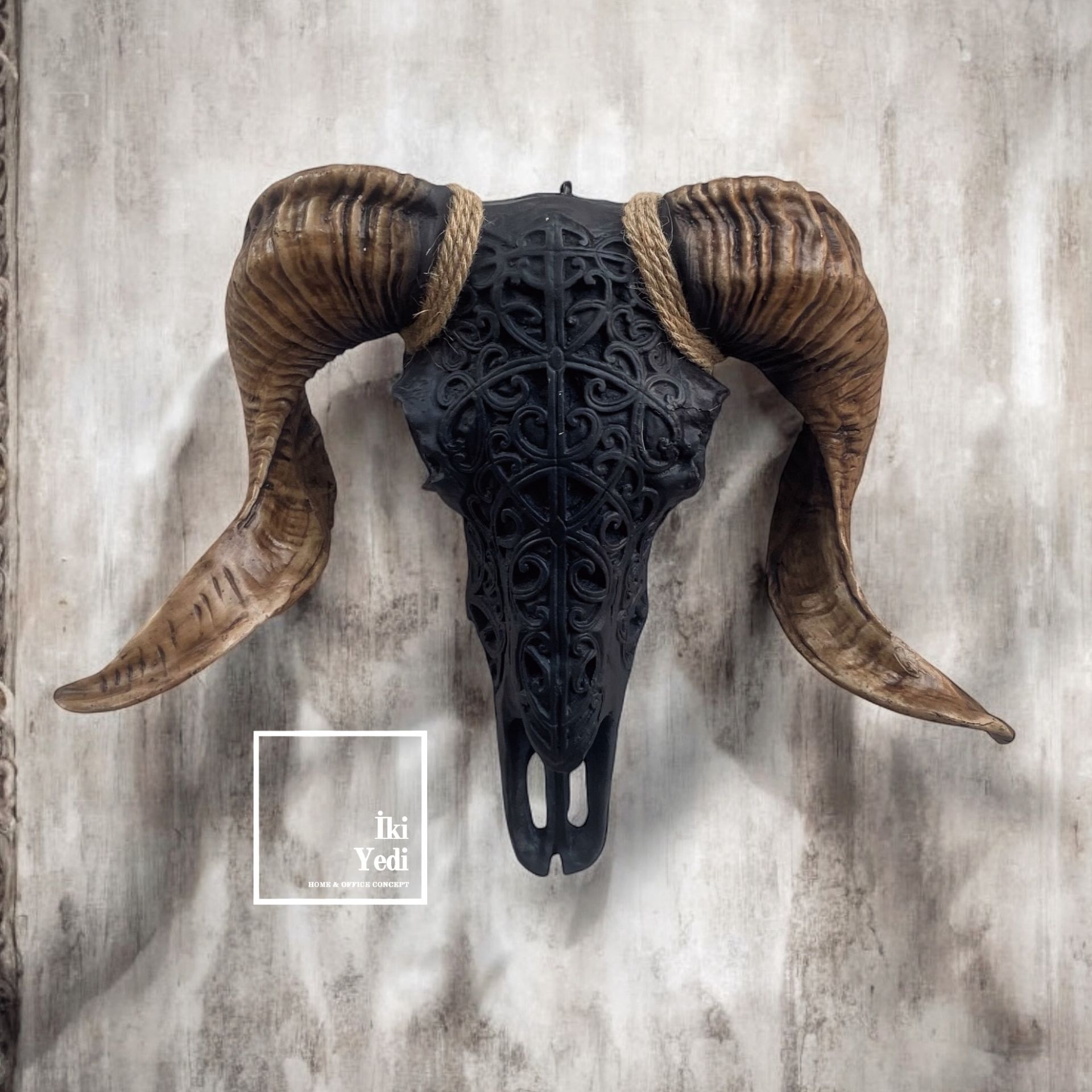 Dosiro 77-2 Kara Koç Kafası Duvar Dekoru Gotik Maskülen Obje Erkek Odası ve Ofis Aksesuarı