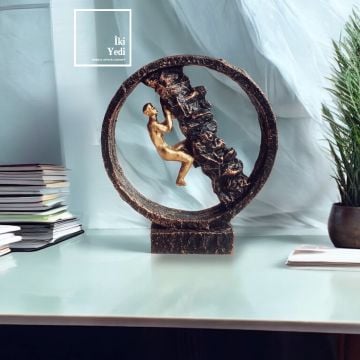 Santhi 77-3 Tırmanan Adam Heykeli Başarı Azim Temalı Modern Dekoratif Biblo Ofis Ev Masaüstü Obje