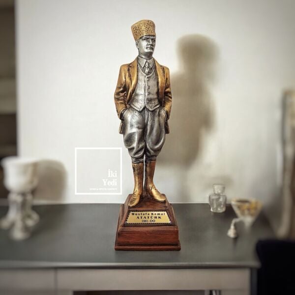 Mustafa Kemal Atatürk Heykeli Kalpaklı Figürü Bronz Gümüş Renk Masaüstü Dekoratif Obje Ofis Hediye