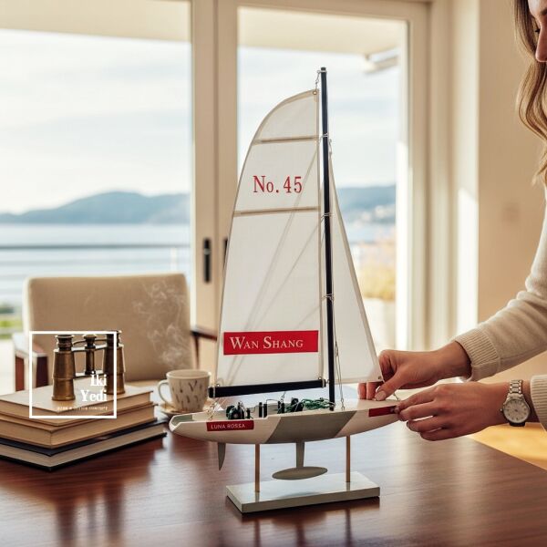 Quero Yelkenli Gemi Maketi 57 cm Kırmızı Mavi Yarış Teknesi Dekoratif Denizcilik Hediye Racing Boat