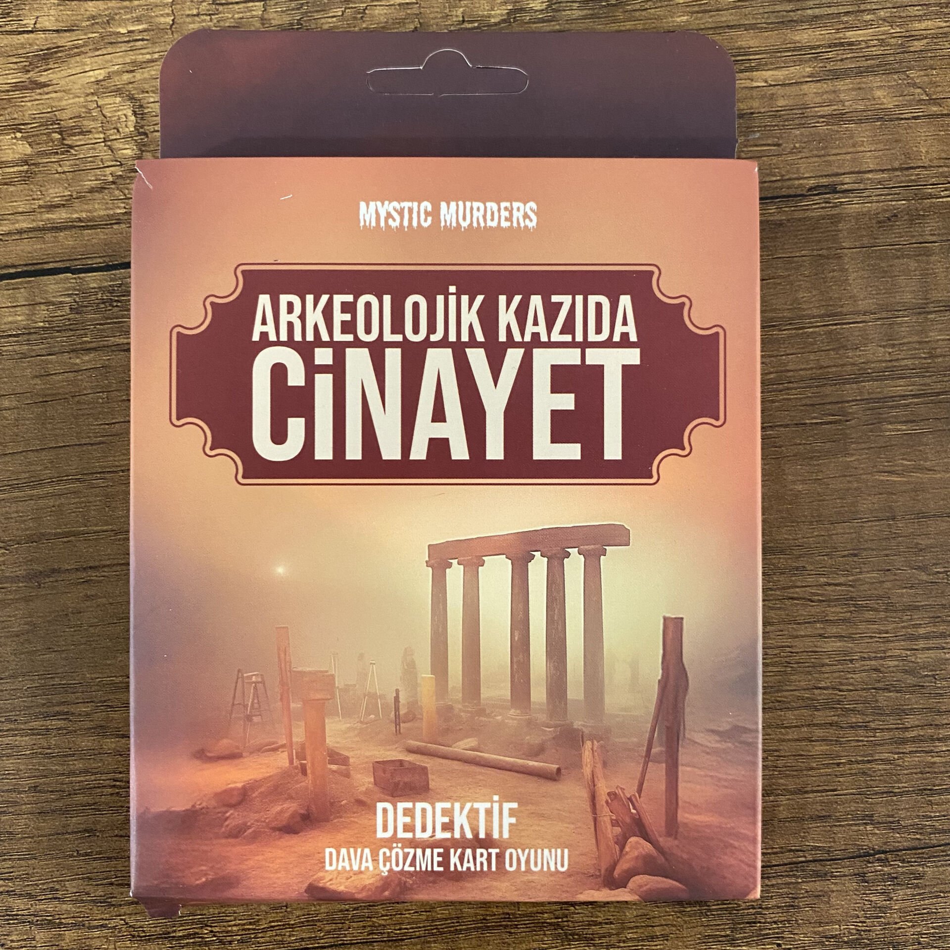 Mystic Murders Dedektif Kart Oyunu : Arkeolojik Kazıda Cinayet Dava Çözme Oyunu Polisiye Gerilim