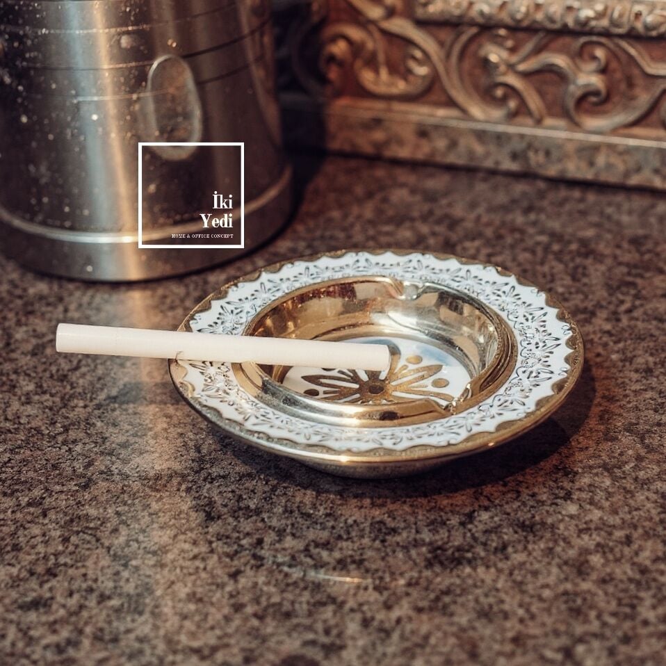 Tominay 776 Kraliyet Dokunuşu Seramik Küllük Dekoratif Masa Üstü Ofis Aksesuar Hediye Yuvarlak Tip