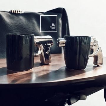 Tabanca Saplı Silah Şeklinde Kupa Bardak – Sıradışı Tasarım Kahve Kupası, Ofis ve Ev Hediyesi