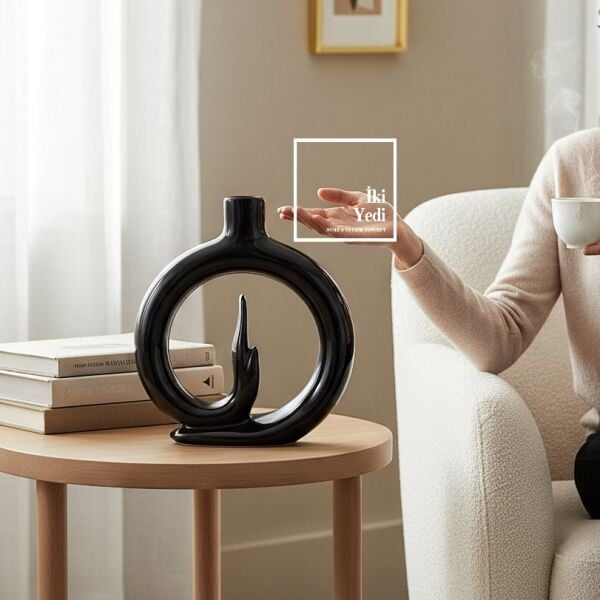 Akışın İçinde Denge Modern Dekoratif Vazo Siyah Seramik Salon Ofis Masa Üstü Obje Meditasyon Figür