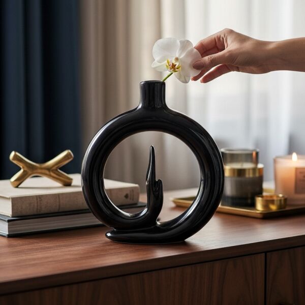 Akışın İçinde Denge Modern Dekoratif Vazo Siyah Seramik Salon Ofis Masa Üstü Obje Meditasyon Figür