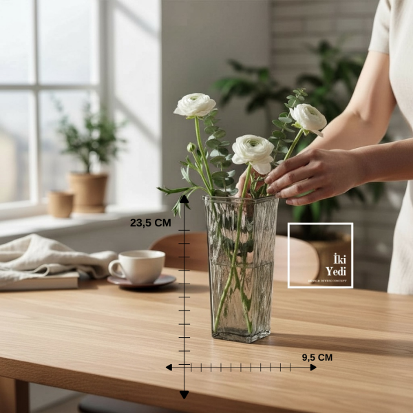 Nadia 772 Modern Kare Cam Vazo, Şeffaf Füme Renkli Dekoratif Çiçek Vazosu – 23,5 cm Hediyelik Dekor