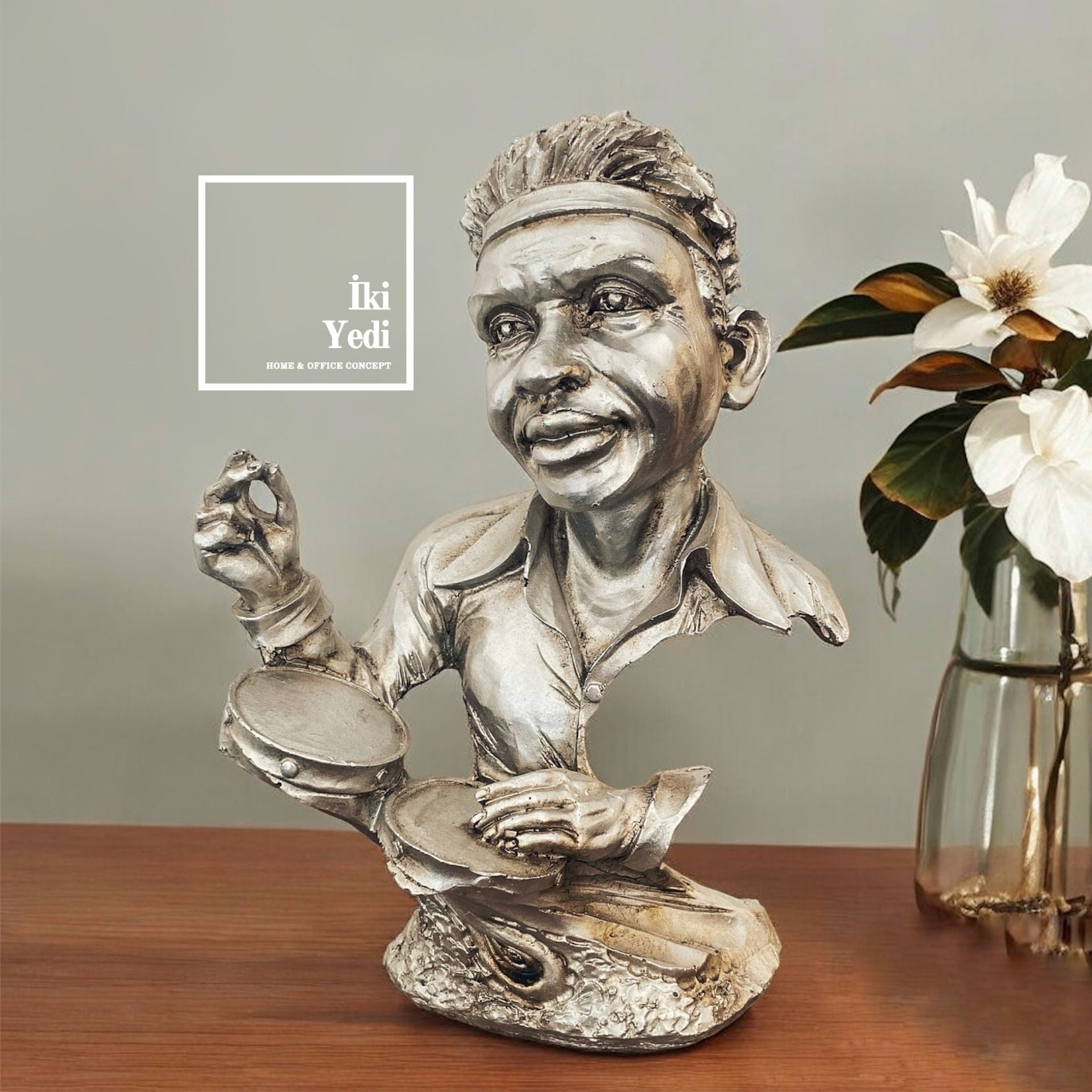 Samuel Singer Şarkıcı Biblosu Dekoratif Sanatçı Dekoru Gri Biblo Dekorasyonu Ev Ofis Büro Masa Üstü