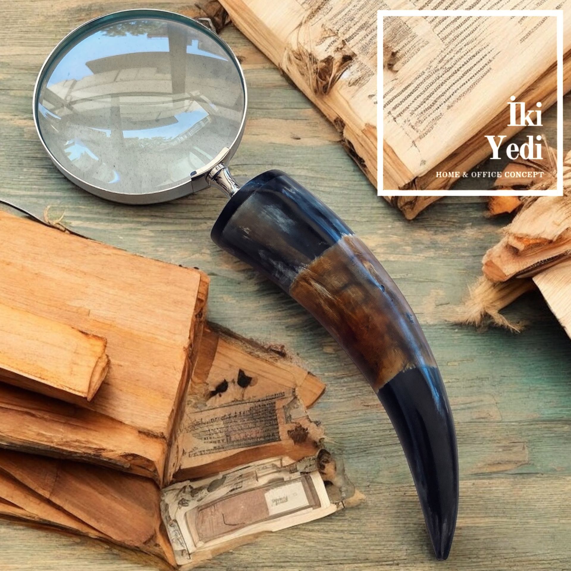 Dubourg Boynuz Saplı 30 cm Antika Büyüteç – Masa Üstü Dekoratif Obje, Ofis ve İş Hediyesi