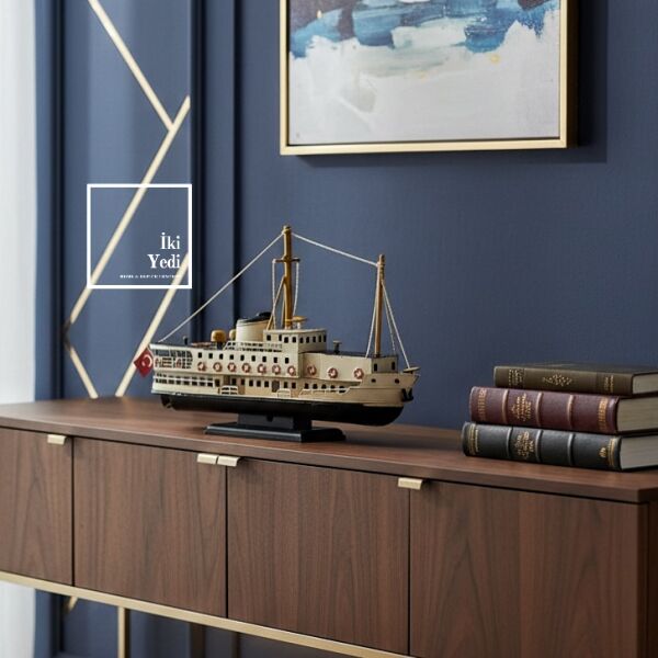 Seyran : Yolculuğun Hatırasını Taşıyan Dekoratif Metal Vapur Gemi Maketi Masa Üstü Denizcilik Obje