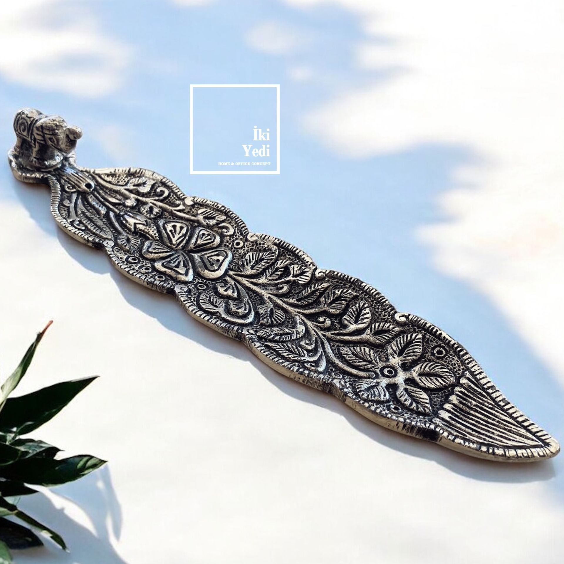 Estelle Fil ve Çiçek Motifli Metal Tütsülük – Yıkanabilir Çubuk Tütsü Kabı Meditasyon Aksesuarı