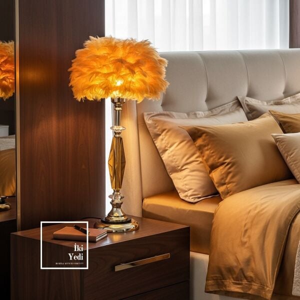 Pamela Sevimli Işığın Modern Yorumu Amber Tüylü Abajur Modern Dekor Yatak Odası Salon Aydınlatma