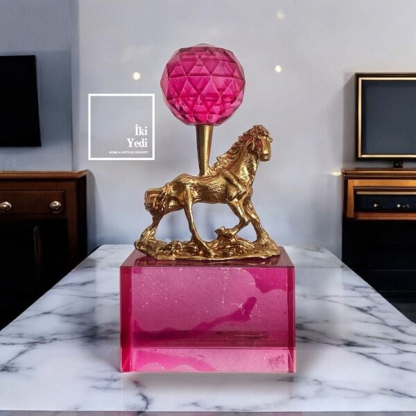 Valaker Altın At Figürlü Pembe Kristal Obje, Cam Dekoratif Biblo, Lüks Ev Ofis Hediyelik Aksesuar