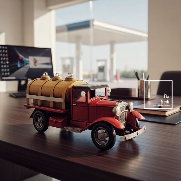 Ernuph Retro Yakıt Tankerli Metal Kamyon Biblo, 1930’lar Esintili Dekoratif Masaüstü Obje Hediyelik