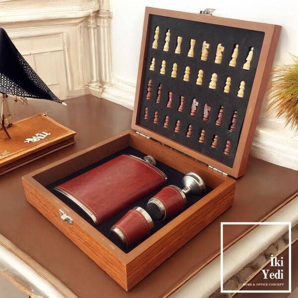 Artikel Ahşap Kutulu Satranç Takımı Deri Kaplama Matara Shot Seti Lüks Hediyelik