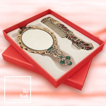 Timpani Tavuskuşu Tasarımlı Metal Ayna Tarak Seti Dekoratif Mini El Aynası Cep Tarağı Takımı Çanta İçi Yeşil