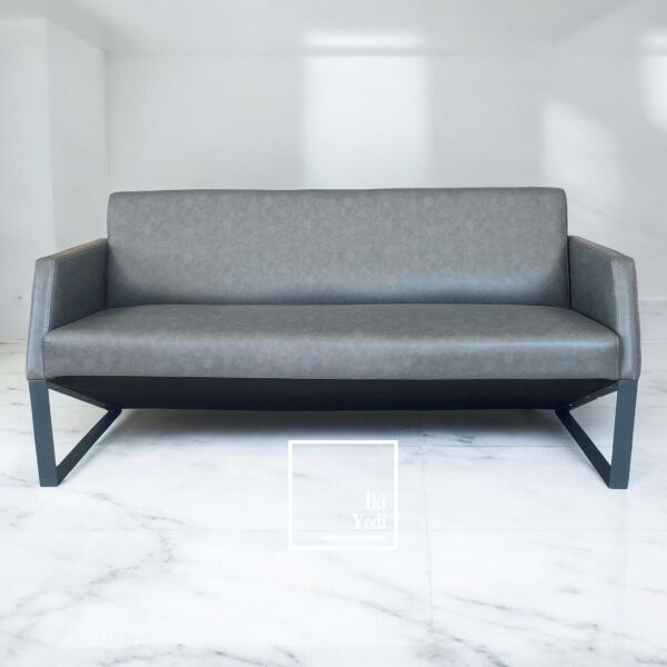 Patrice Metal Ayaklı Kaliteli Deri Üçlü Kanepe 3 Kişilik Koltuk Ofis Bekleme Koltuğu Büro Misafir Dinlenme Salonu Makam Odası Mobilyası Önü