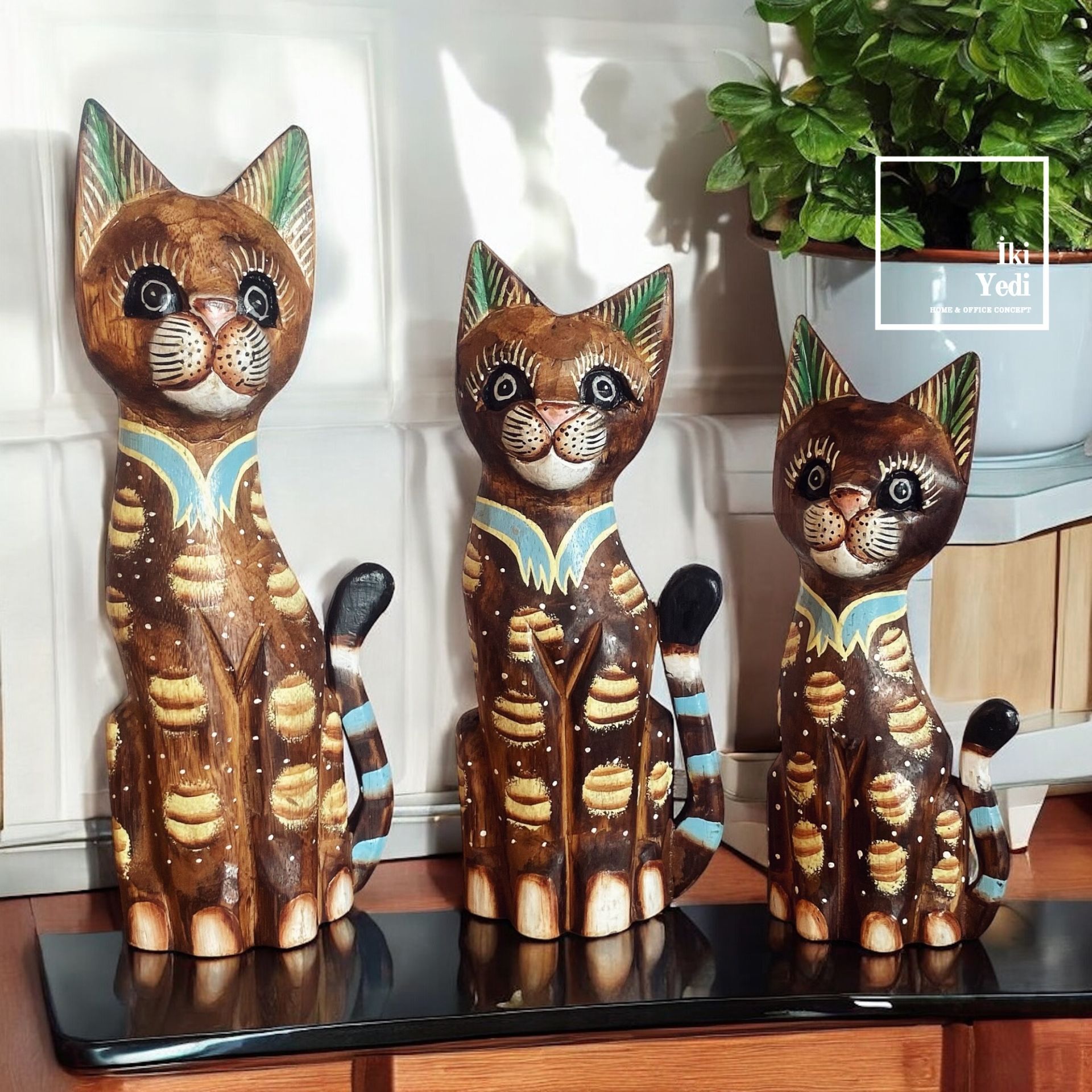 Tizzy 30 cm 3’lü Ahşap Kedi Figürü Takımı Otantik Dekoratif Obje Seti, Ev ve Ofis