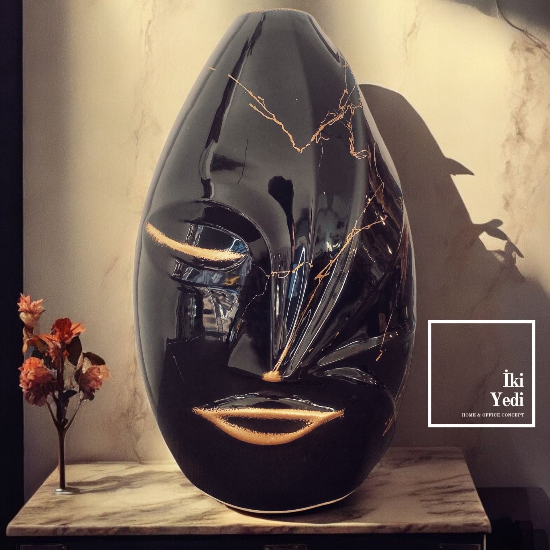 Nicolina 77-3 İnsan Yüzü Tasarım 30 cm Dekoratif Vazo Siyah Mermer Desen Süs Eşyası Modern Hediyelik Objeler Ev Ofis Hediyesi