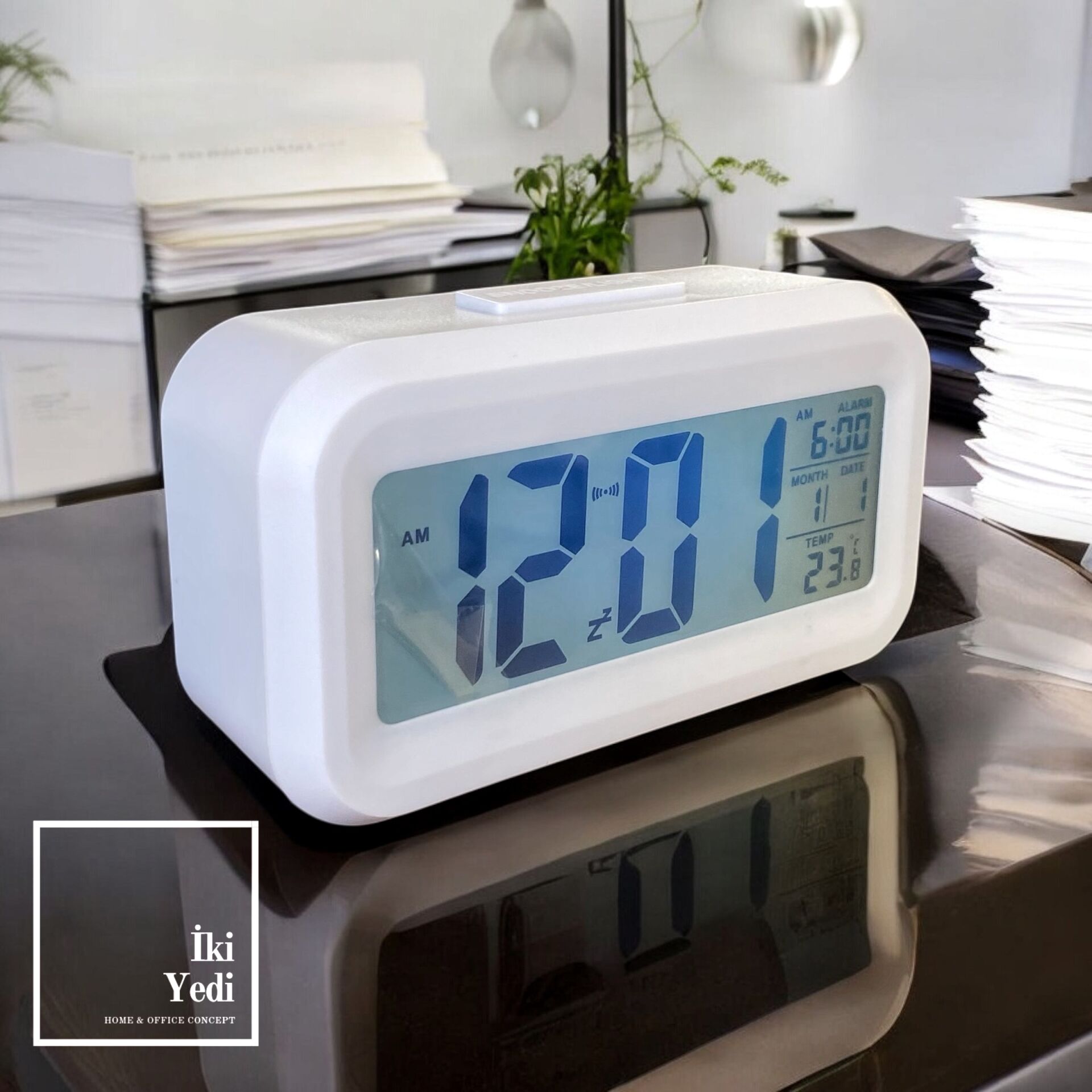 Madonna Beyaz Dijital Masa Saati, Alarmlı Işıklı Termometreli Saat, Modern Ofis Ev Hediyelik Obje